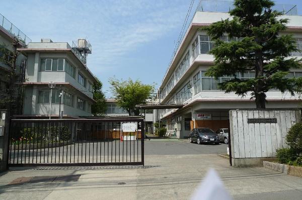 中学校　立川市立第一中学校（中学校）まで1695m