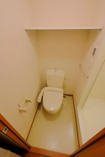 東武東上線 坂戸駅 徒歩6分 2階建 築18年のトイレ写真