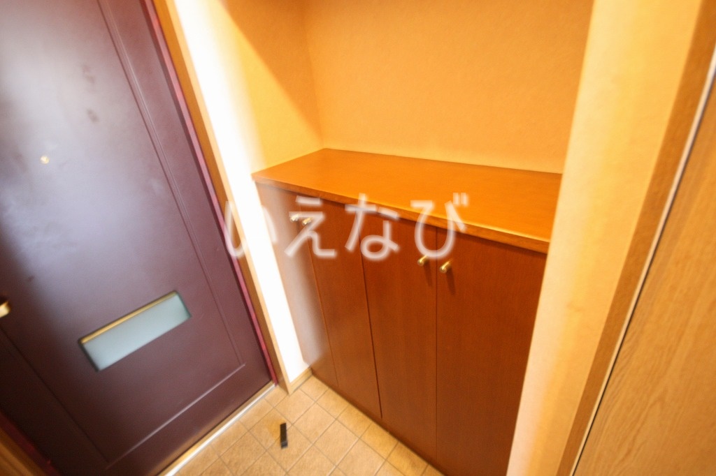 岡山電軌清輝橋線 清輝橋駅 徒歩54分 4階建 築47年の玄関写真