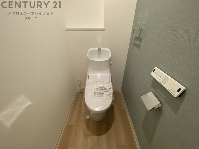 トイレ　温水洗浄便座付きのトイレです♪