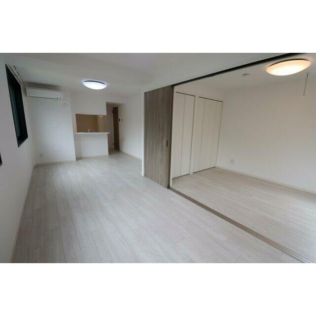 GENOVIA根津 部屋番号:0101の居間写真