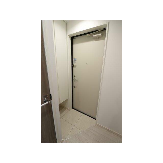 GENOVIA根津 部屋番号:0101の玄関写真