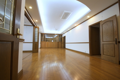 戸建大京町7-10の居間写真