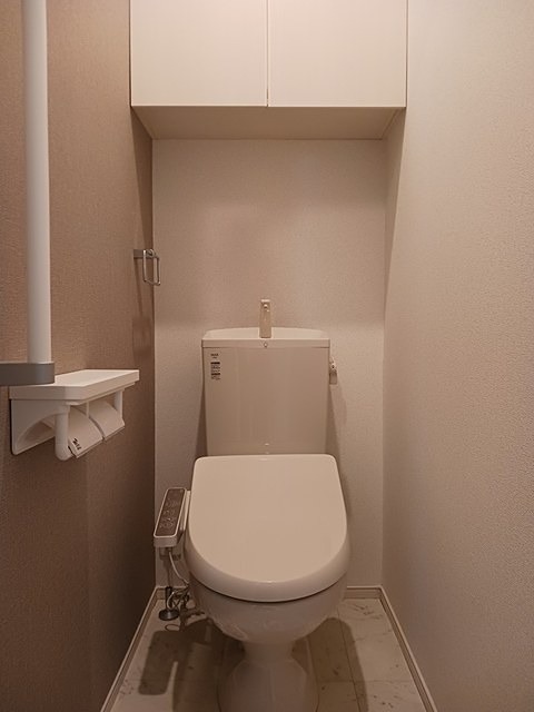 トイレ　ウォシュレット付きのトイレです。