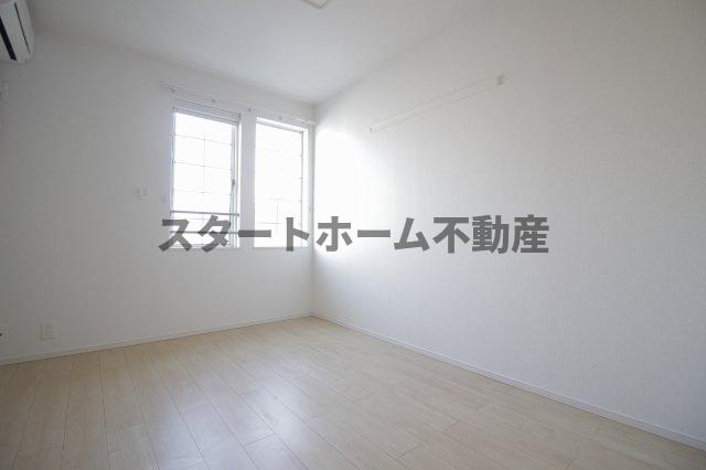 その他部屋・スペース　落ち着いて過ごせるお部屋なので、寝室にいかがでしょうか