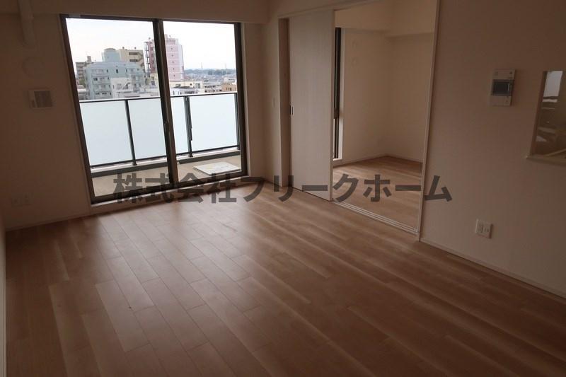 ＪＲ中央線 武蔵境駅 徒歩2分 14階建 築6年の居間写真