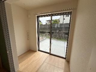 バルコニー　インナーテラス（室内干し）