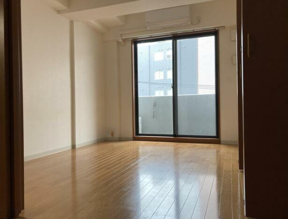 居室・リビング　6帖のお部屋です。