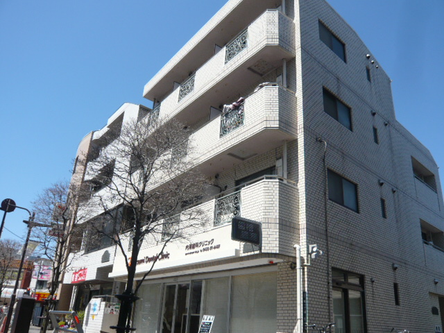 建物外観　鉄筋コンクリート造４階建ての可愛らしいマンションです♪