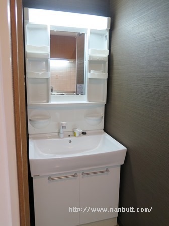 洗面設備　ハンドシャワー付き洗面台