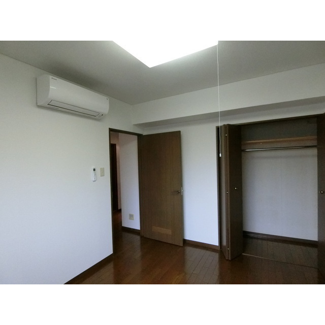 収納　西側洋室