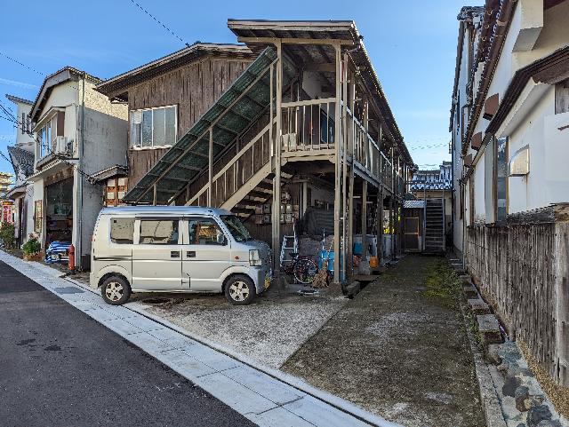 東伯郡湯梨浜町大字はわい温泉のアパートの建物外観