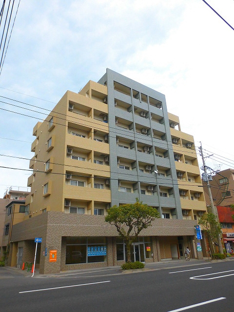 【鹿児島市新屋敷町のマンションの建物外観】