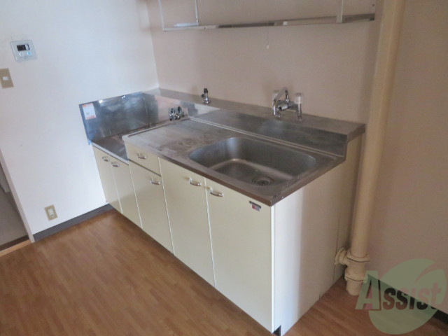 キッチン　キチンはこちら広々としていますよー。