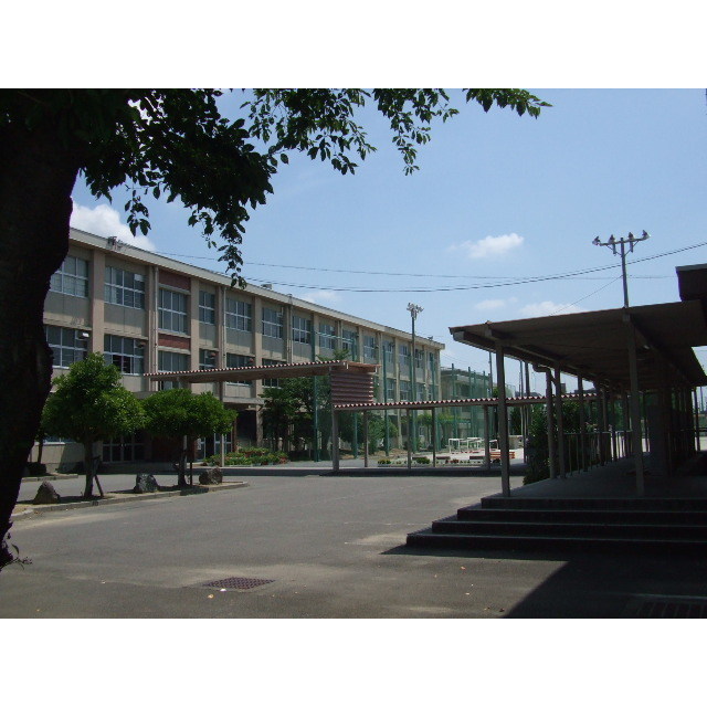 中学校　加納中学校（中学校）まで860m