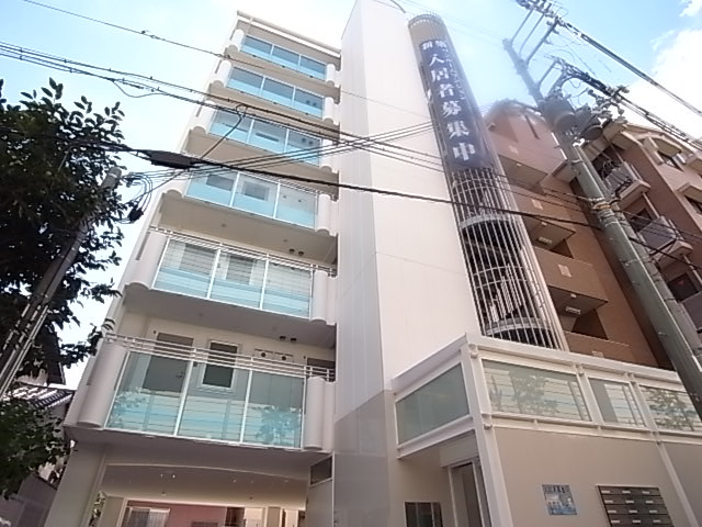 【神戸市東灘区御影石町のマンションの建物外観】