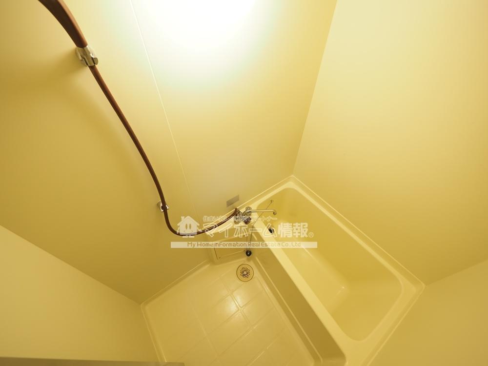 バス・シャワールーム　明るい色調のバスルームは、気分も明るくなりそう☆