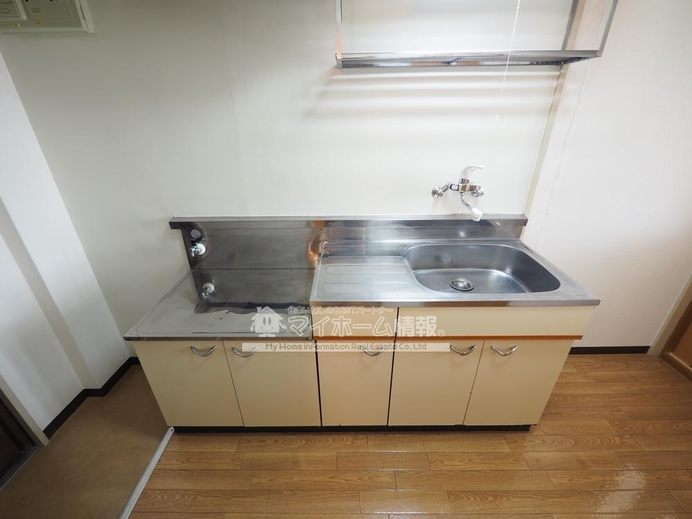 洗面設備　調理スペースが広いので、食事の準備もはかどります