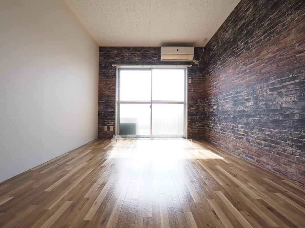 居室・リビング　6帖の洋室。ゆったりくつろげるプライベート空間です