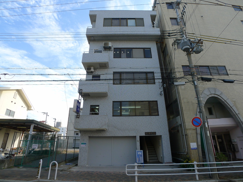 松井ビルの建物外観