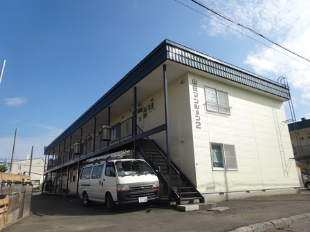 札幌市清田区北野五条のアパートの建物外観