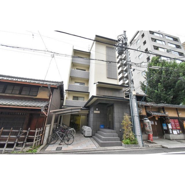 京都市下京区芦刈山町のマンションの建物外観