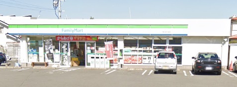 コンビニ　ファミリーマート（コンビニ）まで750m