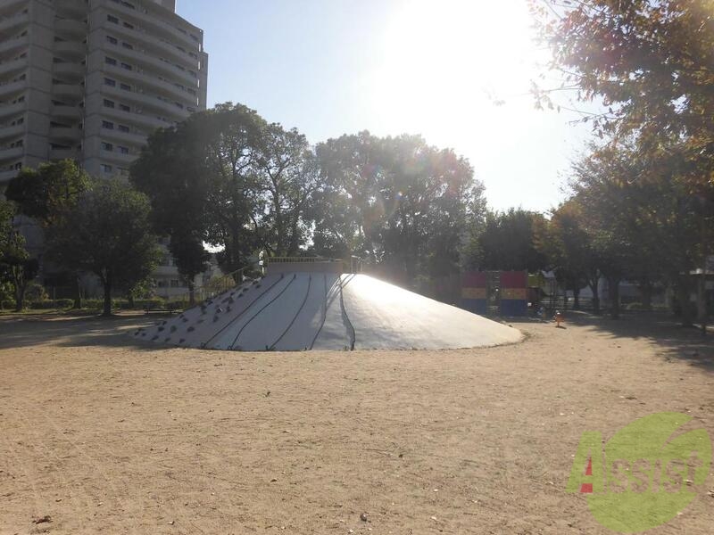 【神戸市東灘区本山南町のマンションの公園】