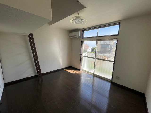 玄関　下駄箱付きで玄関も整頓できますね。