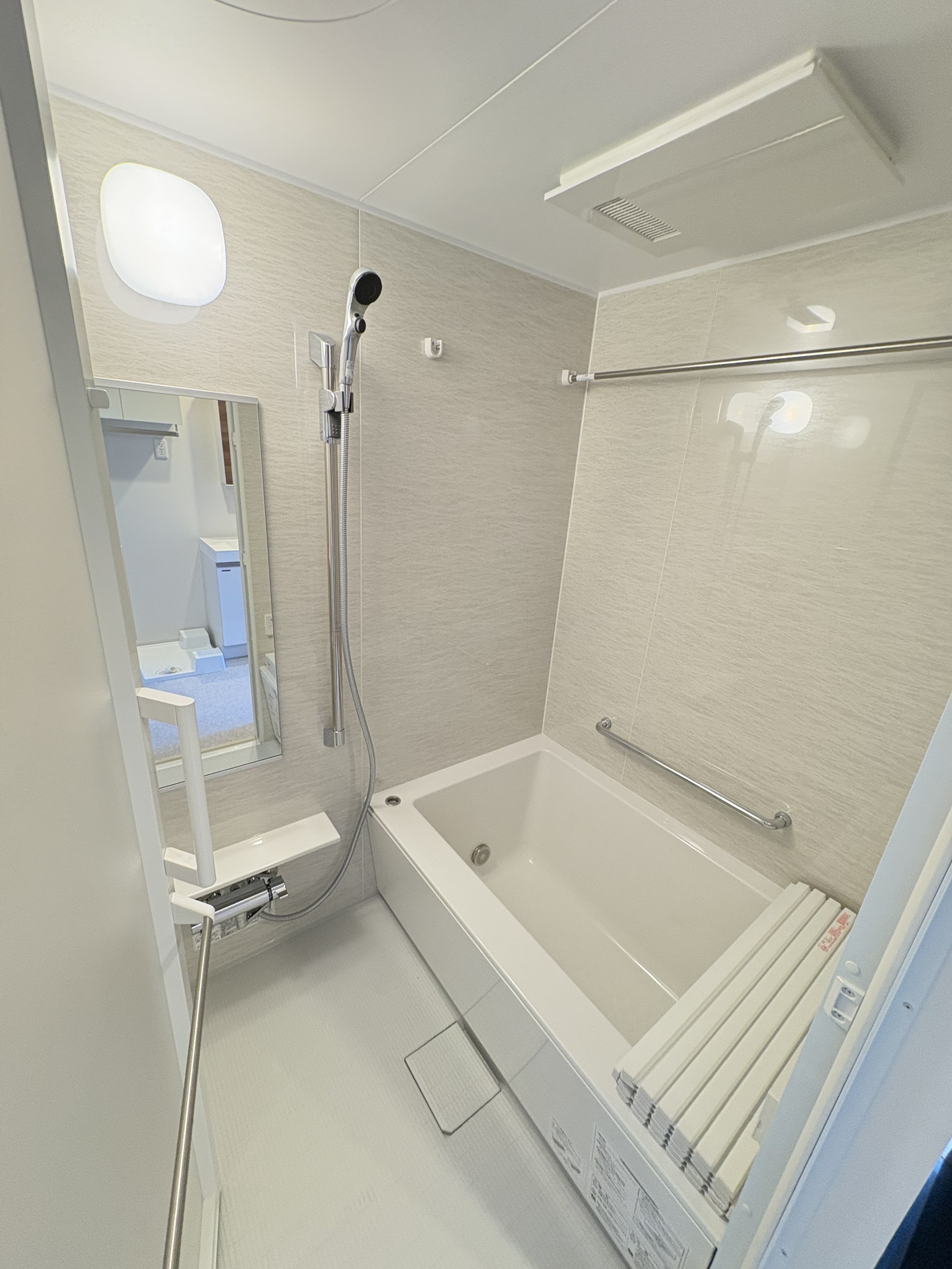 バス・シャワールーム　※同じ間取り別部屋の写真です