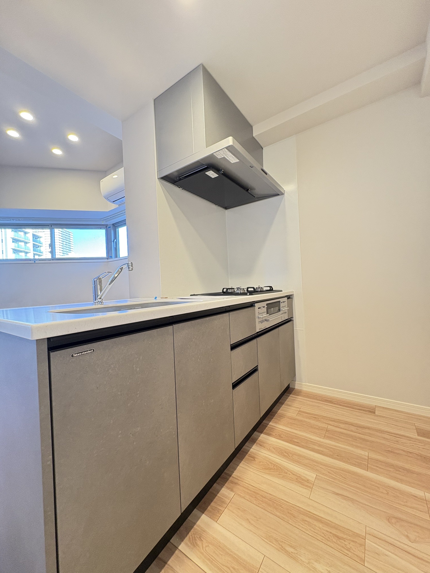 キッチン　※同じ間取り別部屋の写真です