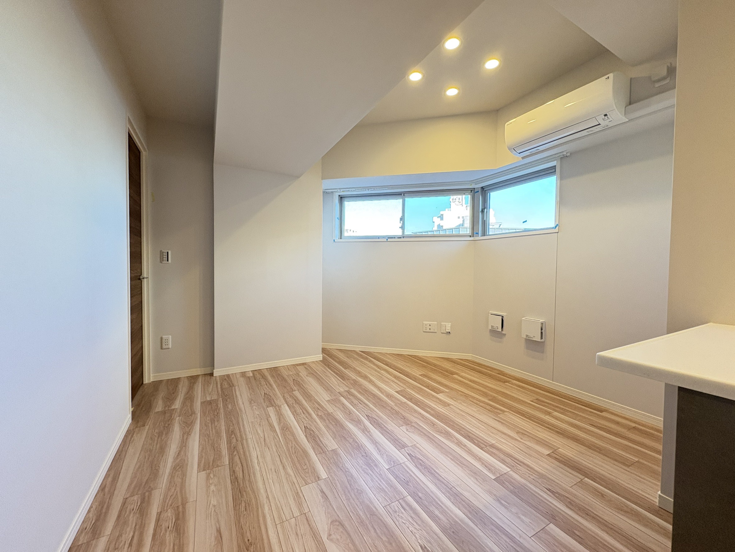 居室・リビング　※同じ間取り別部屋の写真です