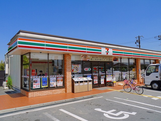コンビニ　セブンイレブン 奈良般若寺町店（コンビニ）まで515m