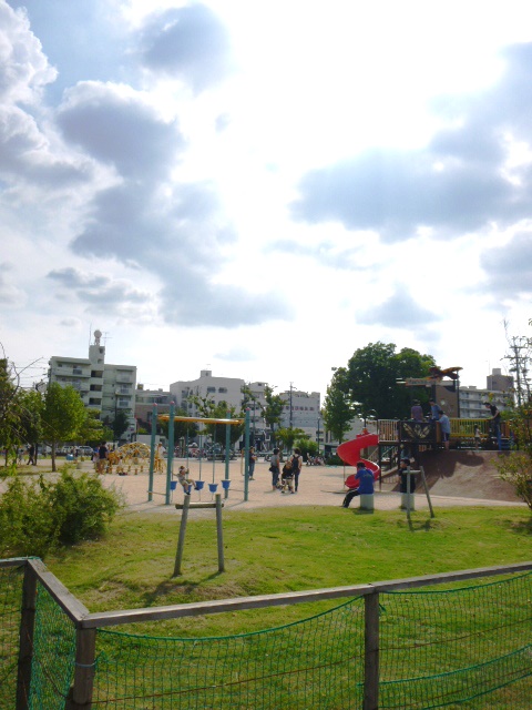 【セントラル川名の公園】