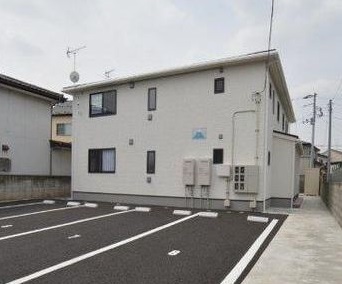 郡山市大槻町のアパートの建物外観