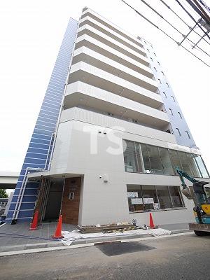 横浜市神奈川区東神奈川のマンションの建物外観