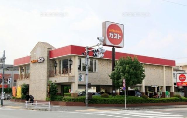 飲食店　ガスト本羽田店（飲食店）まで110m