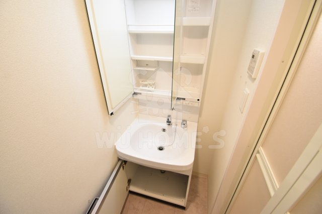 洗面設備　朝の身支度には欠かせない独立洗面化粧台