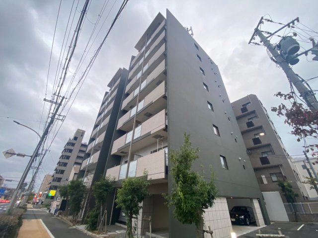 【神戸市灘区中郷町のマンションの建物外観】