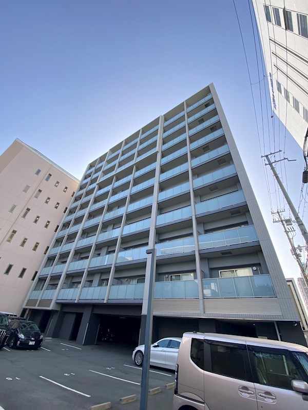 【姫路市豊沢町のマンションの建物外観】