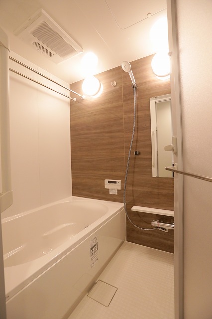 バス・シャワールーム　バス