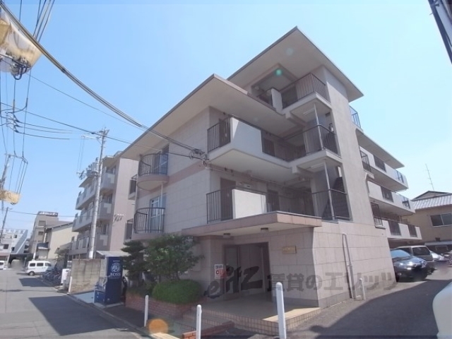 【京都市伏見区深草西浦町２丁目のマンションの建物外観】