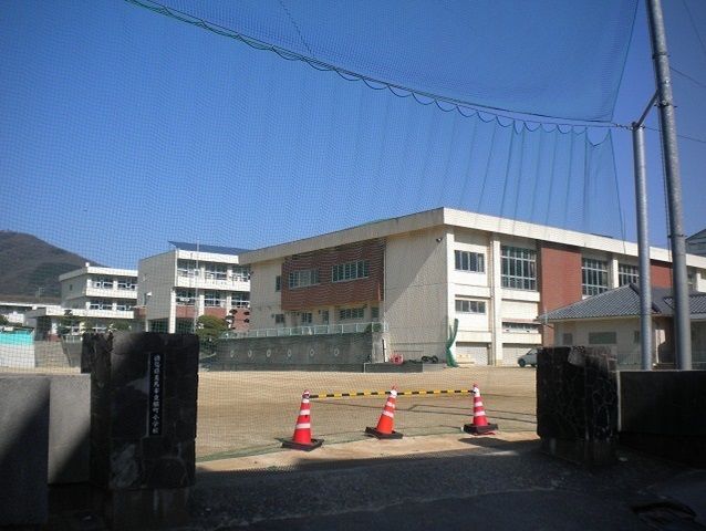 【オウギIIの小学校】