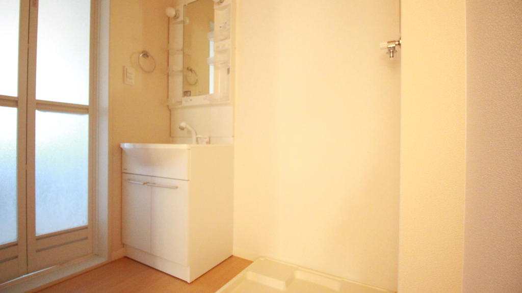 洗面設備　シャワー付洗面化粧台です！