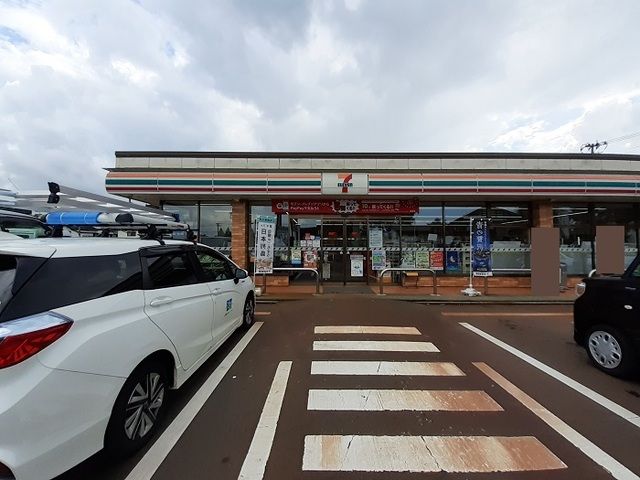 コンビニ　セブンイレブン新潟滝谷町店（コンビニ）まで1300m