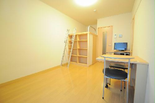 居室・リビング　実際のお部屋と異なる場合がございます。