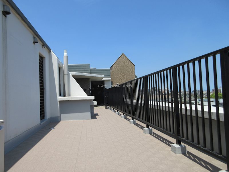 バルコニー　広々バルコニー