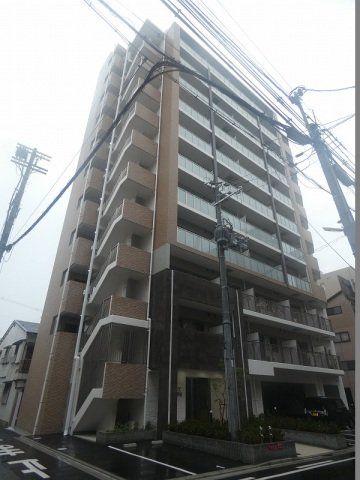 建物外観　RC造の１１階建てマンションです）