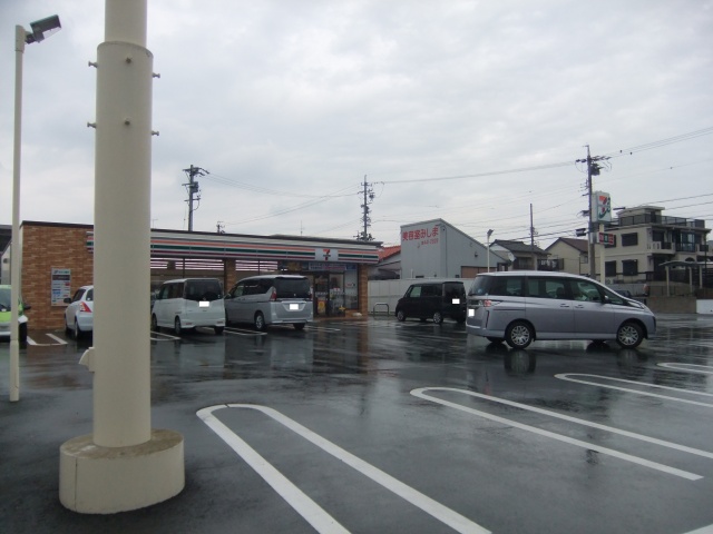 コンビニ　セブンイレブン　浜松三島町店（コンビニ）まで527m