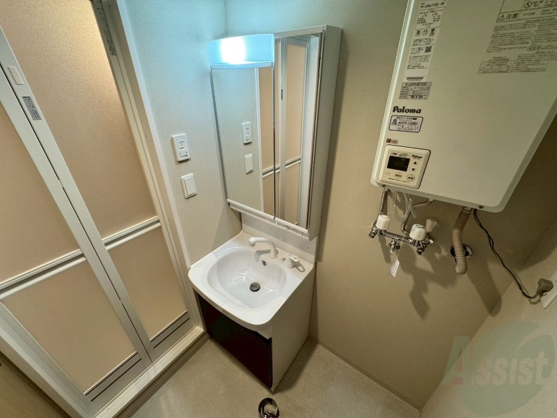 洗面設備　お洒落な独立洗面化粧台になっておりました！